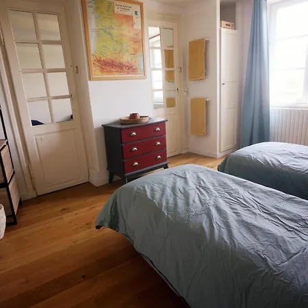 Avec Vue Sur Remparts